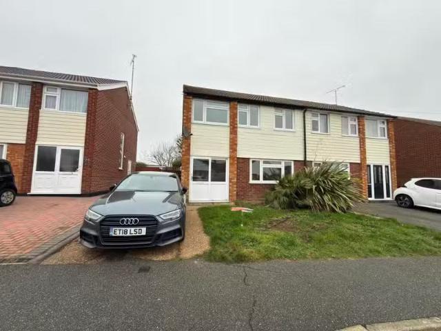 Charming 3 bedroom semi detached house for rent in Highlands D.