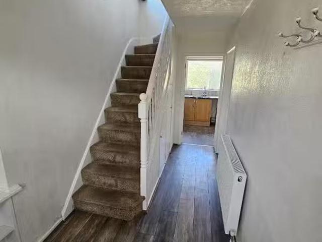 Cozy 3 bedroom semi detached house for rent in Theodore Close.