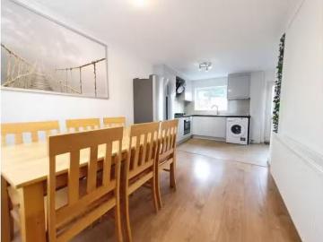 Rental! 3 bedroom terraced house for rent in Pooltail Walk, Bi.