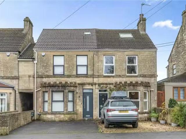 Cozy 3 bedroom terraced house for rent in Tunley, Bath, Somers.