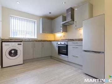 Just in! 3 bedroom town house for rent in Hudsons Drive, Cotte.