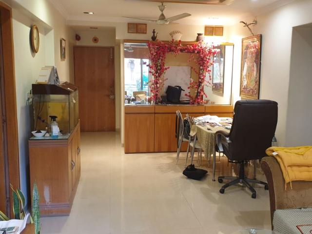Rental | 3 BHK 1050 Sq.Ft. Apartment in Joy Valencia