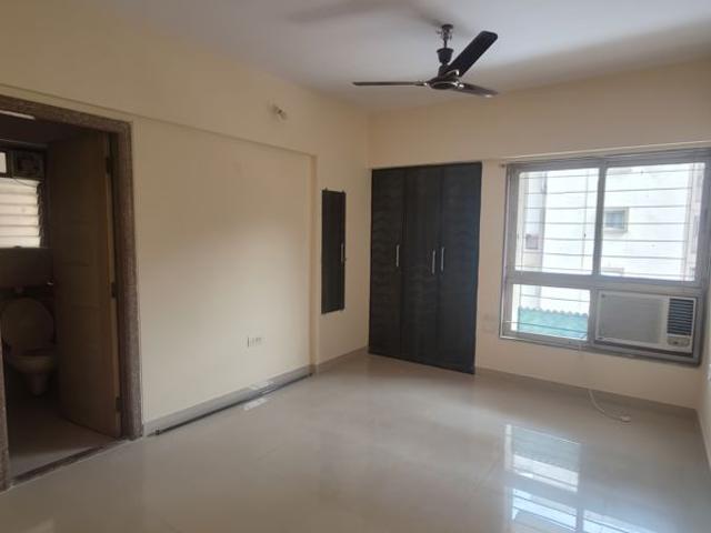Rental | 3 BHK 1052 Sq.Ft. Apartment in Jasmine Tower