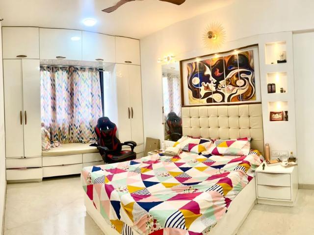 Rental | 3 BHK + 1068 Sq.Ft. Apartment in Shapoorji Pallonji Vicinia