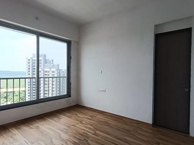 Rental | 3 BHK + 1075 Sq.Ft. Apartment in New Siddharth CHS