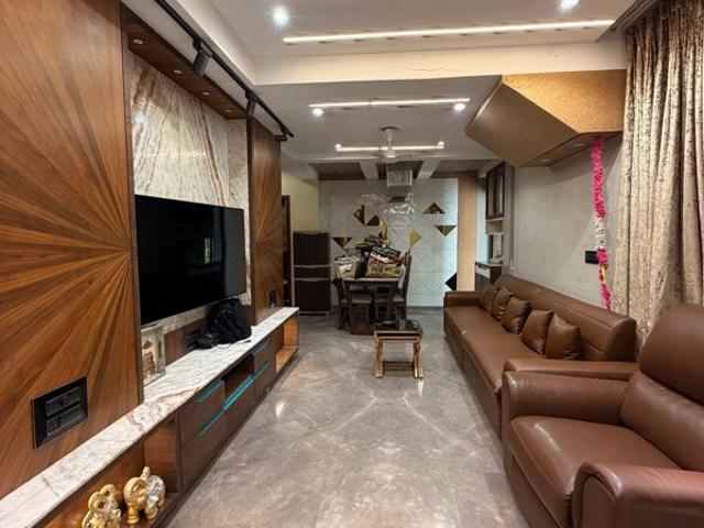 Rental | 3 BHK + 1000 Sq.Ft. Apartment in Kaustubh Usha Colony CHS