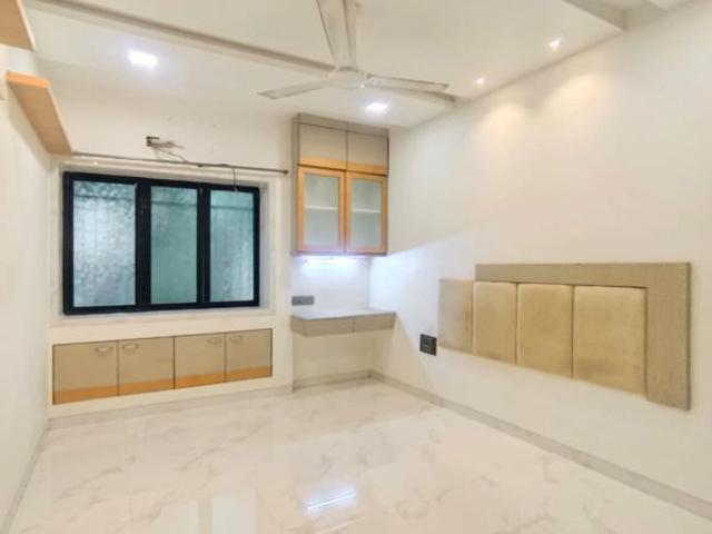 Rental | 3 BHK + 1000 Sq.Ft. Apartment in LIC Colony