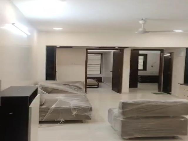 Rental | 3 BHK 1000 Sq.Ft. Apartment in Matunga East