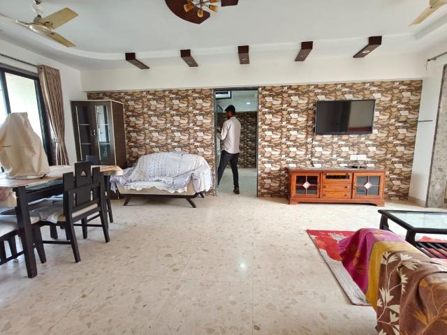 Rental | 3 BHK + 1000 Sq.Ft. Apartment in Swastik Regalia