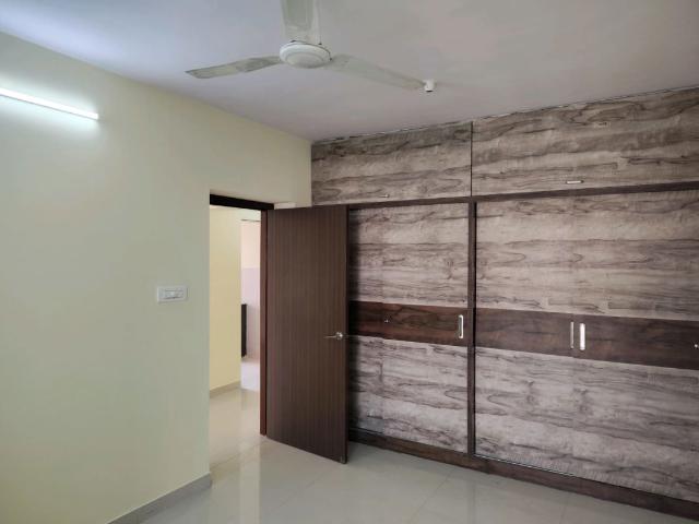 Rental | 3 BHK 1002 Sq.Ft. Apartment in Conwood Enclave