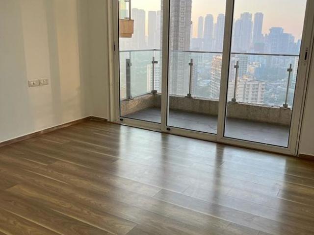 Rental | 3 BHK + 1150 Sq.Ft. Apartment in L&T Crescent Bay T2