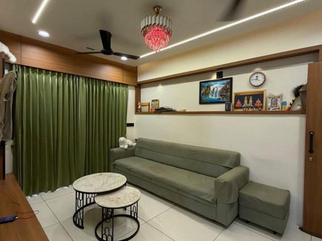 Rental | 3 BHK + 1150 Sq.Ft. Apartment in Pushpa Apartment Bandra