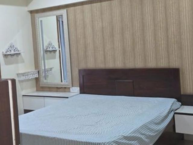 Rental | 3 BHK 1163 Sq.Ft. Apartment in Kumar Peninsula