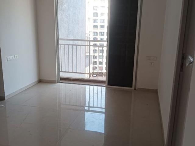 Rental | 3 BHK 1180 Sq.Ft. Apartment in K P Millenium Heights