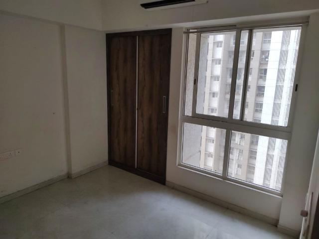Rental | 3 BHK + 1100 Sq.Ft. Apartment in Lodha Amara