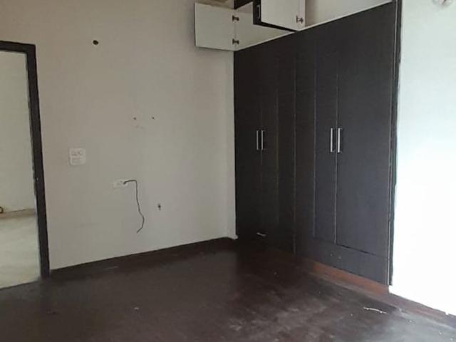 Rental | 3 BHK 1102 Sq.Ft. Apartment in Ashiana Housing Greens Apartment
