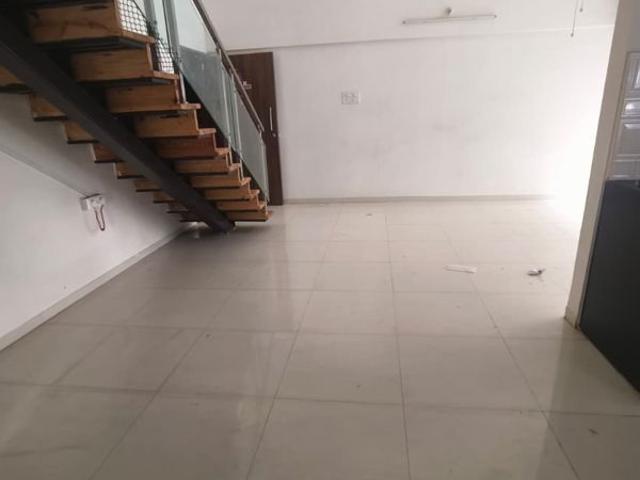 Rental | 3 BHK + 1118 Sq.Ft. Apartment in Mantra Montana Phase 1