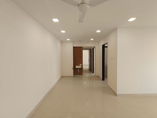 Rental | 3 BHK 1125 Sq.Ft. Apartment in Triumph Tower