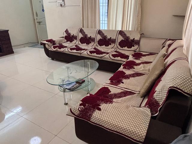 Rental | 3 BHK + 1257 Sq.Ft. Apartment in Kohinoor Vayona