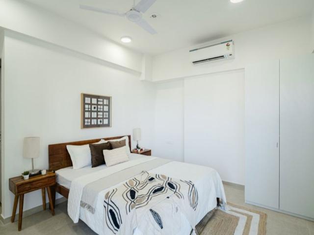 Rental | 3 BHK 1254 Sq.Ft. Apartment in Arihant CHS Khar West
