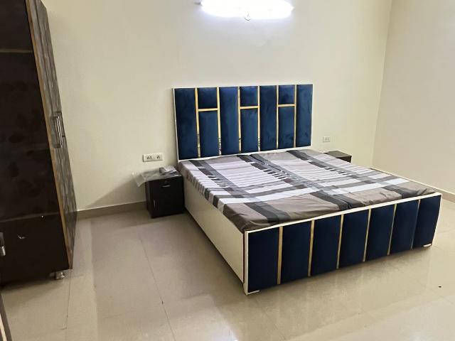 Rental | 3 BHK 125 Sq.Yd. Apartment in Safdarjung Enclave
