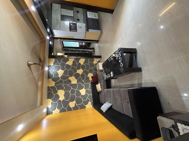 Rental | 3 BHK 1270 Sq.Ft. Apartment in Paramount Floraville