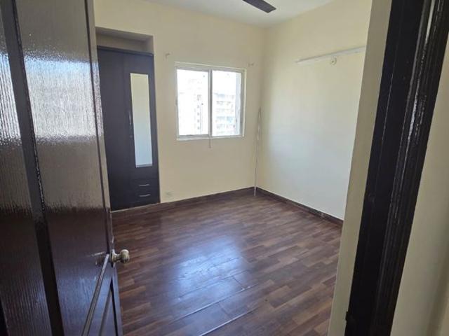 Rental | 3 BHK 1285 Sq.Ft. Apartment in Paras Tierea