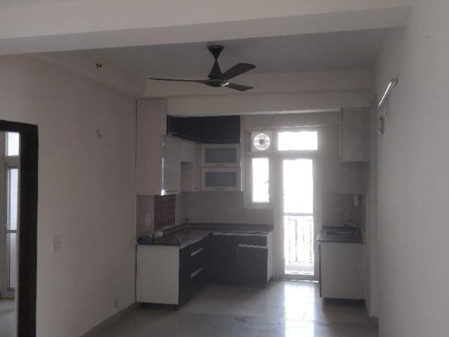 Rental | 3 BHK + 1295 Sq.Ft. Apartment in Supertech Crown Town