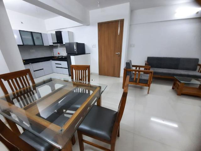 Rental | 3 BHK 1298 Sq.Ft. Apartment in Majestique Signature Towers