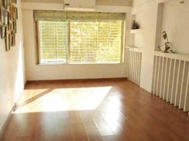 Rental | 3 BHK 1200 Sq.Ft. Apartment in Bhanu Apartment