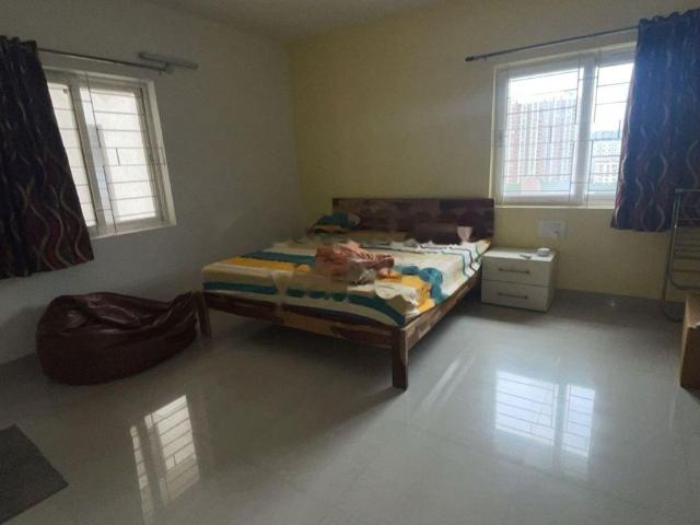 Rental | 3 BHK 1200 Sq.Ft. Apartment in Gandhi Towers