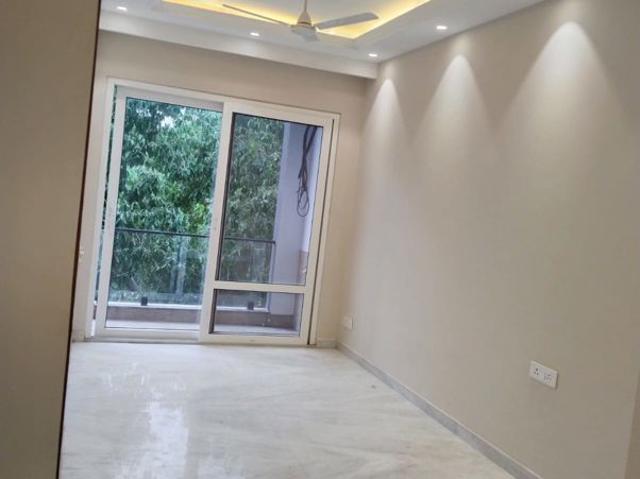 Rental | 3 BHK 1200 Sq.Ft. Apartment in East Of Kailash