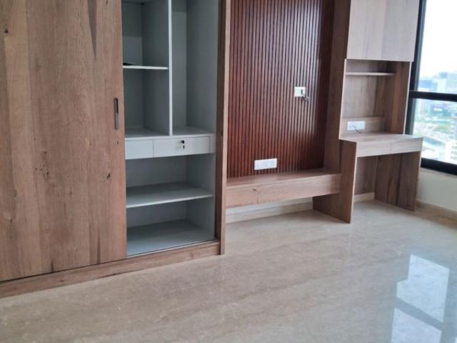 Rental | 3 BHK 1200 Sq.Ft. Apartment in Kalpataru Magnus