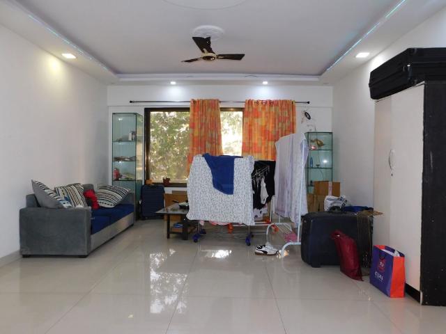 Rental | 3 BHK 1200 Sq.Ft. Apartment in Sindhi Society