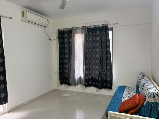 Rental | 3 BHK 1200 Sq.Ft. Apartment in Sukhwani Elmwood