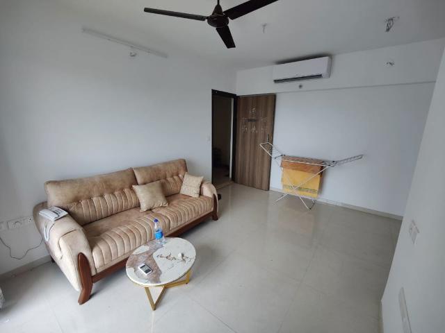 Rental | 3 BHK 1200 Sq.Ft. Apartment in Panch Pakhadi