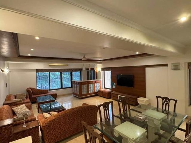 Rental | 3 BHK + 1200 Sq.Ft. Apartment in Versova Heights