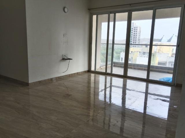 Rental | 3 BHK 1200 Sq.Ft. Apartment in VTP Solitaire