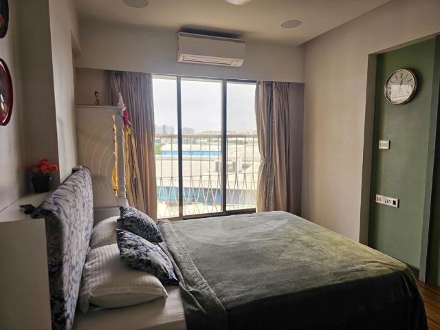 Rental | 3 BHK + 1217 Sq.Ft. Apartment in Unique Shanti Sparsh