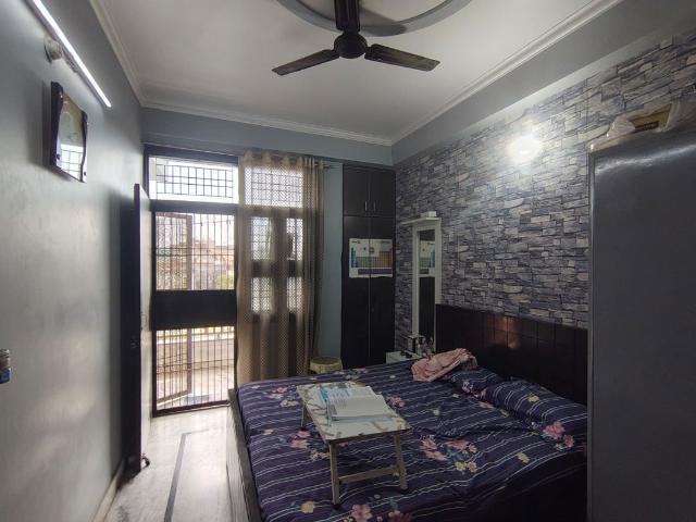 Rental | 3 BHK 1235 Sq.Ft. Apartment in Uninav Heights Phase II