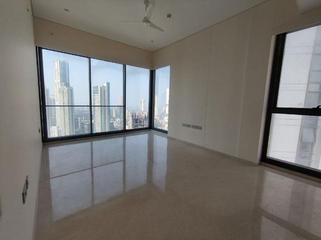 Rental | 3 BHK + 1343 Sq.Ft. Apartment in Rustomjee Crown