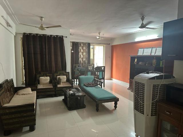 Rental | 3 BHK + 1350 Sq.Ft. Apartment in Comfort Zone