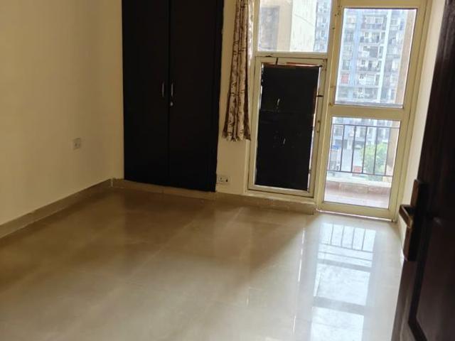 Rental | 3 BHK + 1350 Sq.Ft. Apartment in Aims Golf Avenue I