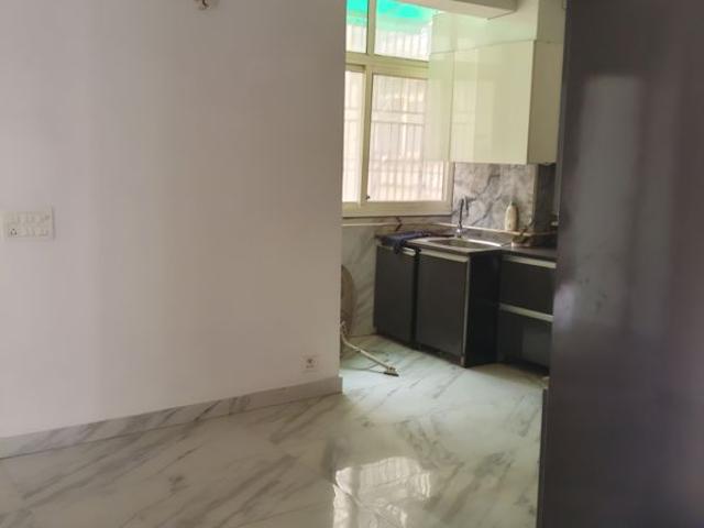 Rental | 3 BHK 1350 Sq.Ft. Apartment in Aims Golf City