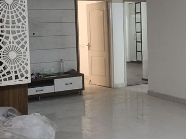 Rental | 3 BHK 1350 Sq.Ft. Apartment in Aims Golf City