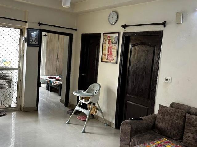 Rental | 3 BHK + 1350 Sq.Ft. Apartment in Aims Golf City