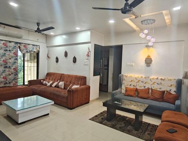 Rental | 3 BHK + 1350 Sq.Ft. Apartment in Atul Grandura Apartment