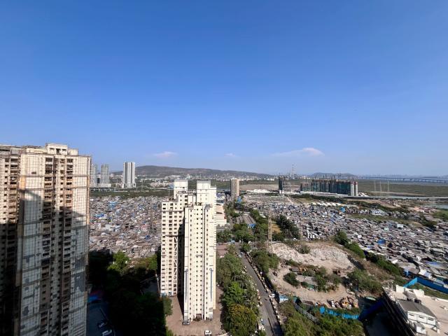 Rental | 3 BHK + 1350 Sq.Ft. Apartment in Dosti Eastern Bay