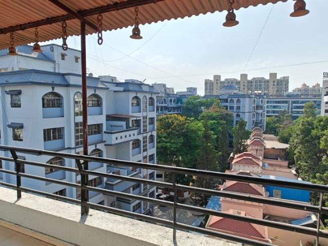 Rental | 3 BHK + 1350 Sq.Ft. Apartment in Dwarkadheesh Residency