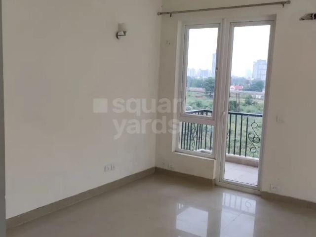 Rental | 3 BHK + 1350 Sq.Ft. Apartment in Emaar Emerald Estate